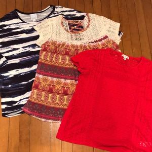 Bundled tops, size L.